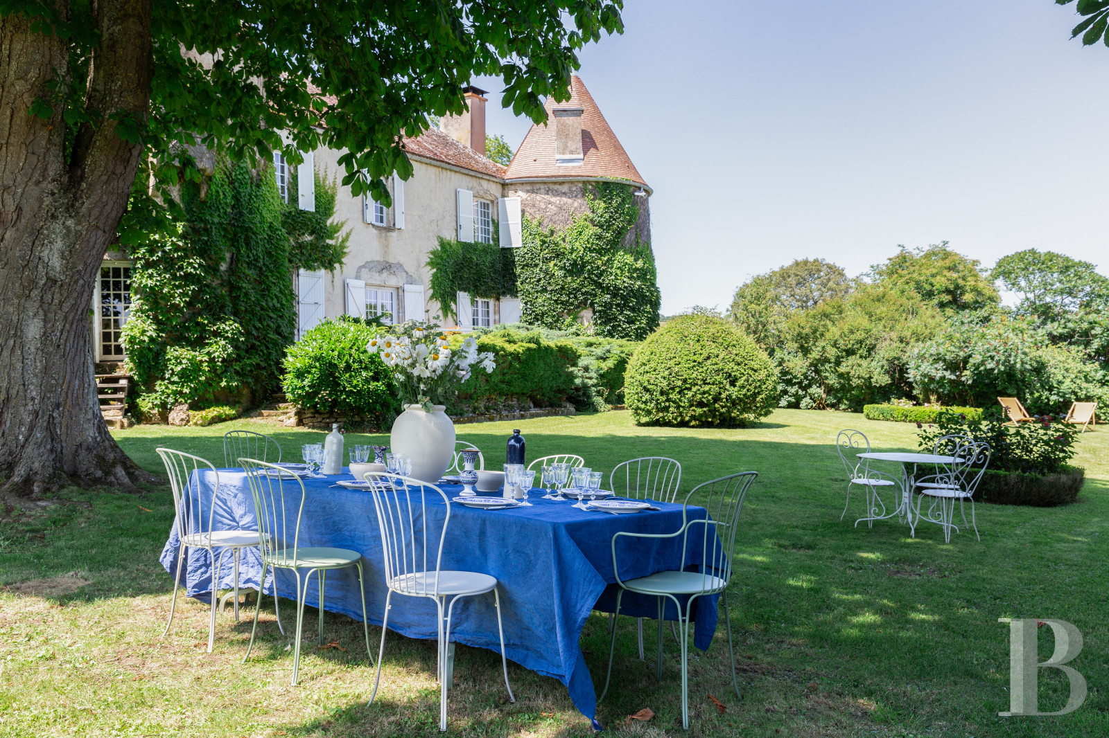 A 15th-century family chateau in the Auxois region of the Côte-d'Or - photo  n°3